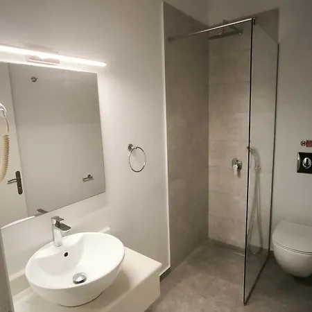Spiros - Apartments, * イプソス