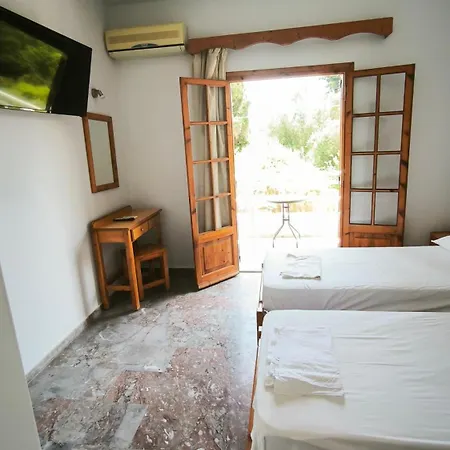 Spiros - Apartments, * イプソス