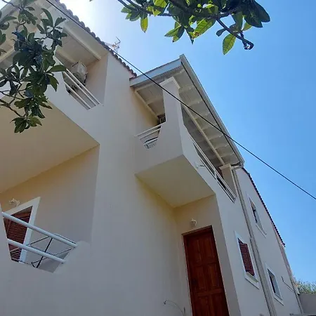 Apartman Spiros - Apartments,
